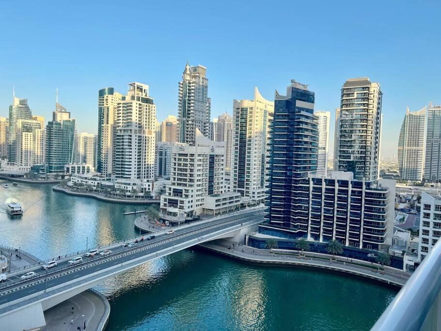Continental Tower, Marina - Bright & Elegant 1 Bedroom Apartment
