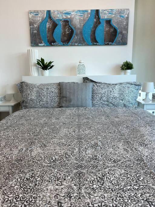 Apartment Continental Tower, Marina - Bright & Elegant 1 Bedroom