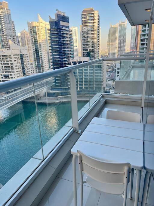 Continental Tower, Marina - Bright & Elegant 1 Bedroom Apartment *