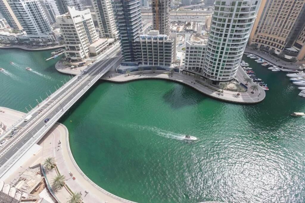 Continental Tower, Marina - Bright & Elegant 1 Bedroom *