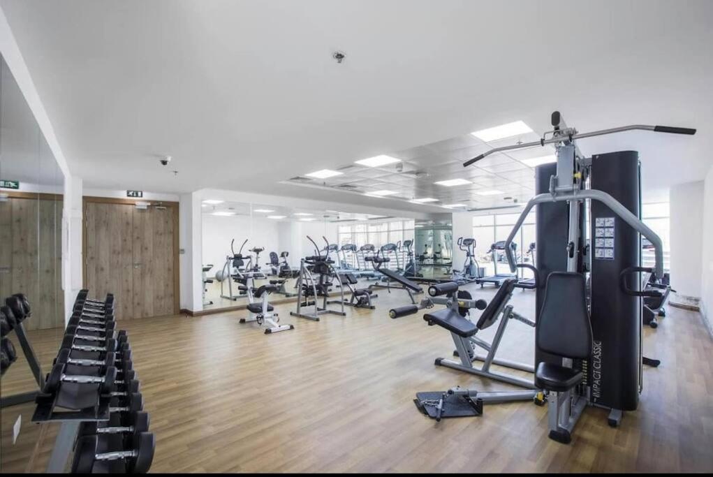 Continental Tower, Marina - Bright & Elegant 1 Bedroom * Dubai